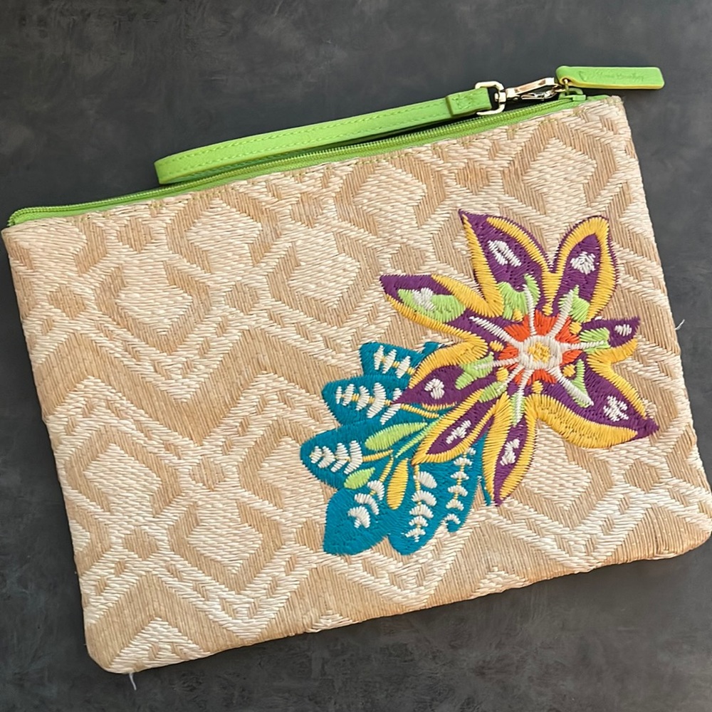Vera Bradley straw clutch